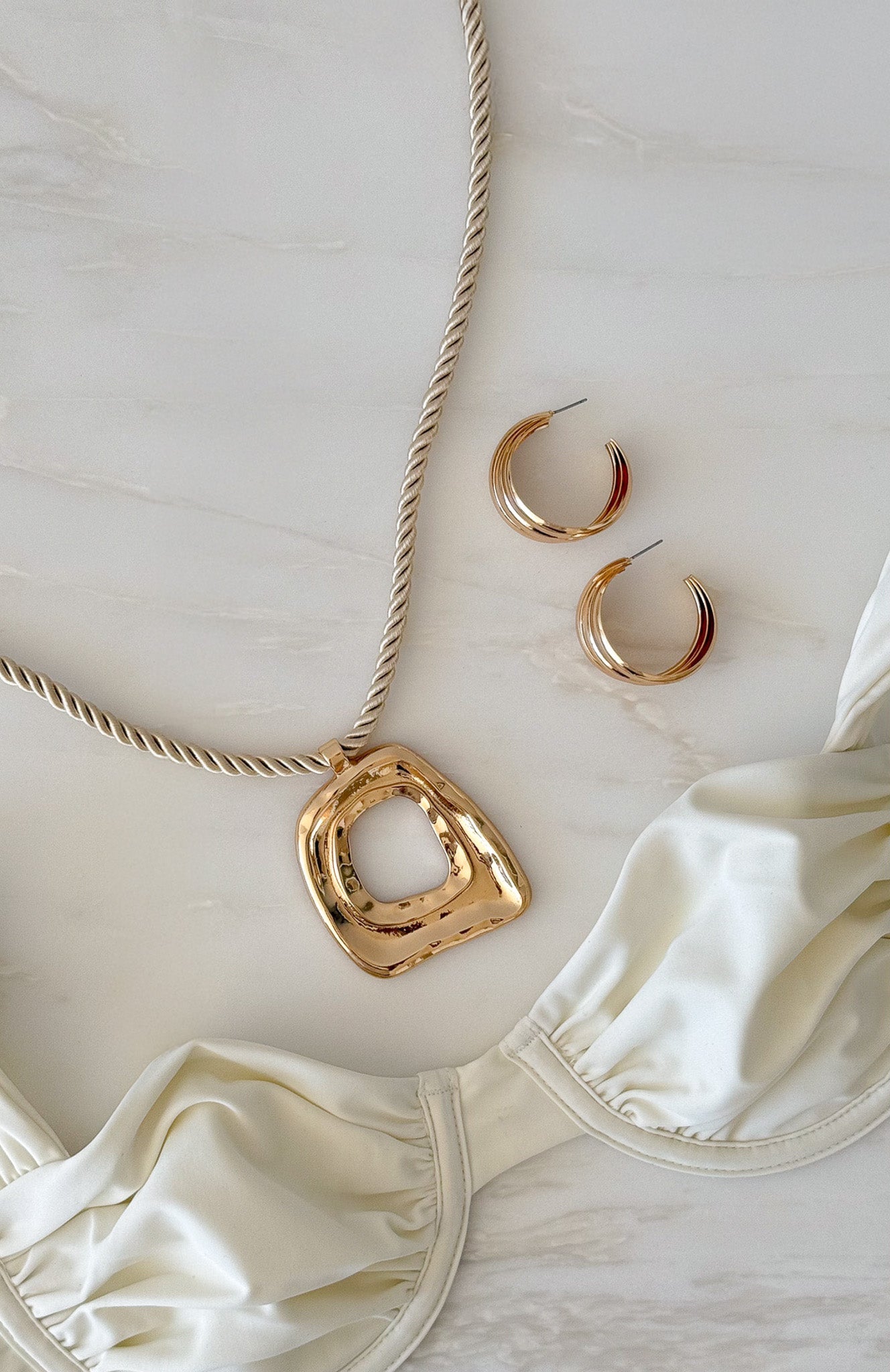 Jair Necklace Gold